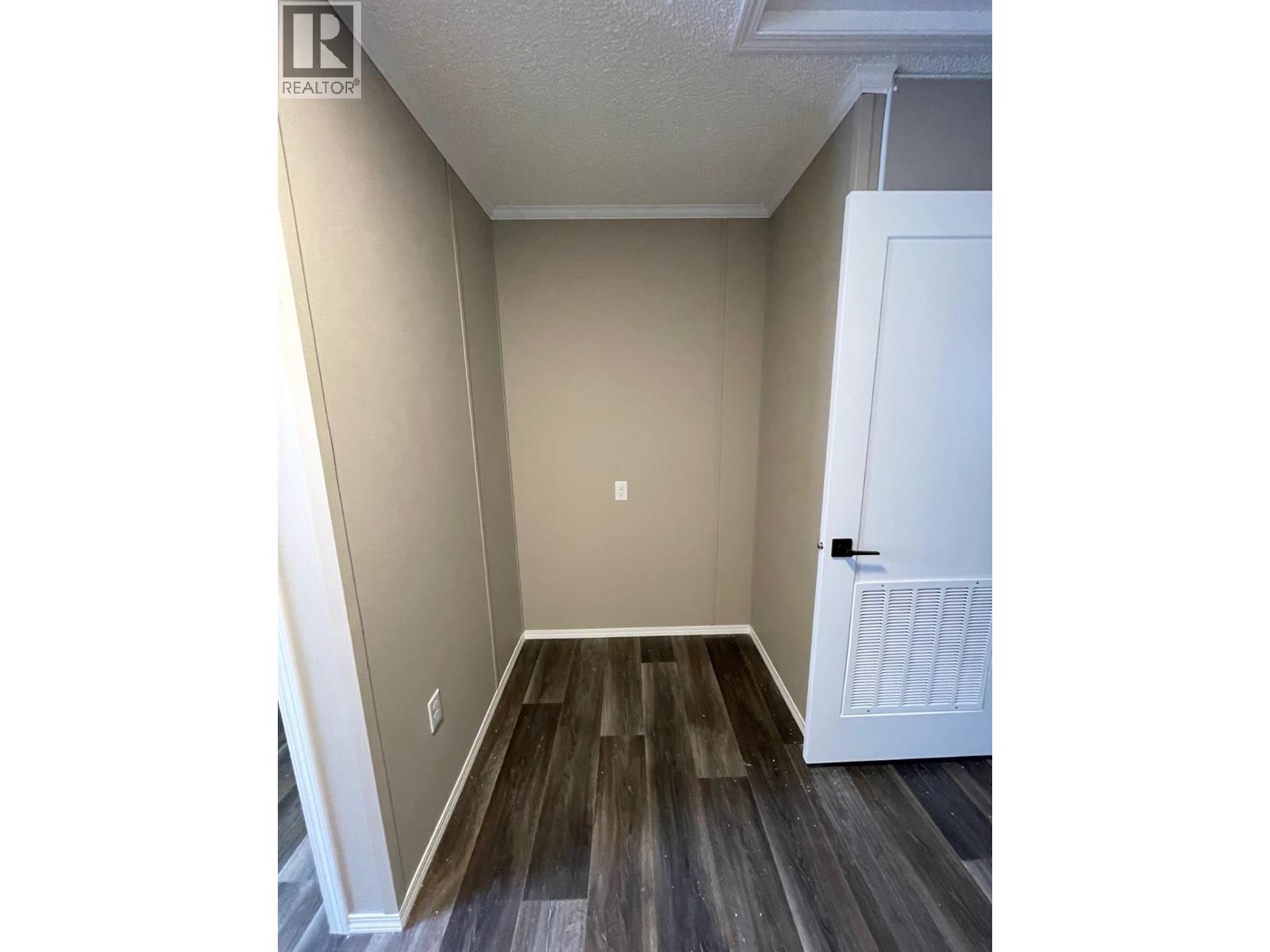 22 Cherokee Drive, Elkford, British Columbia  V0B 1H0 - Photo 28 - 10372142