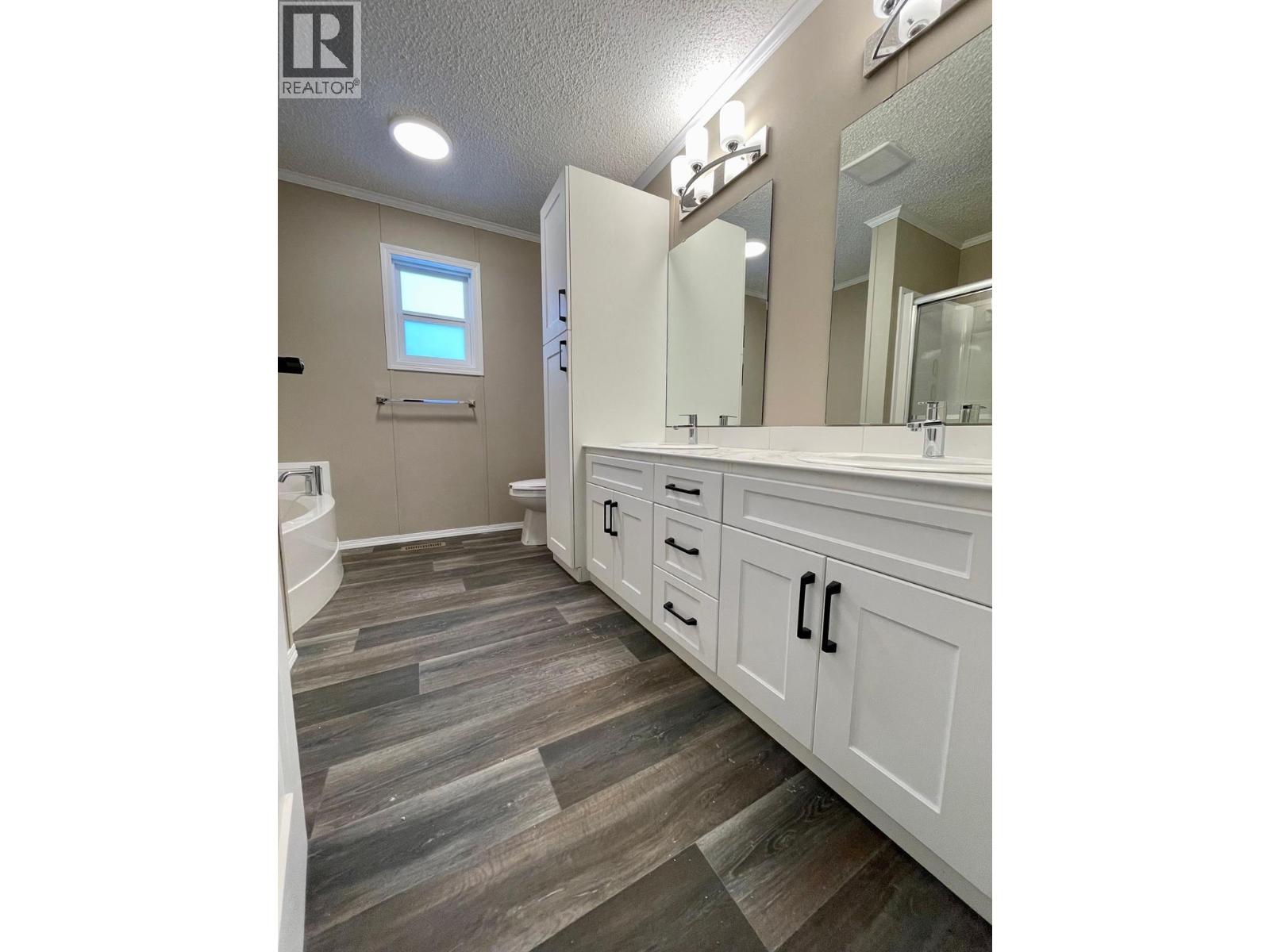 22 Cherokee Drive, Elkford, British Columbia  V0B 1H0 - Photo 16 - 10372142