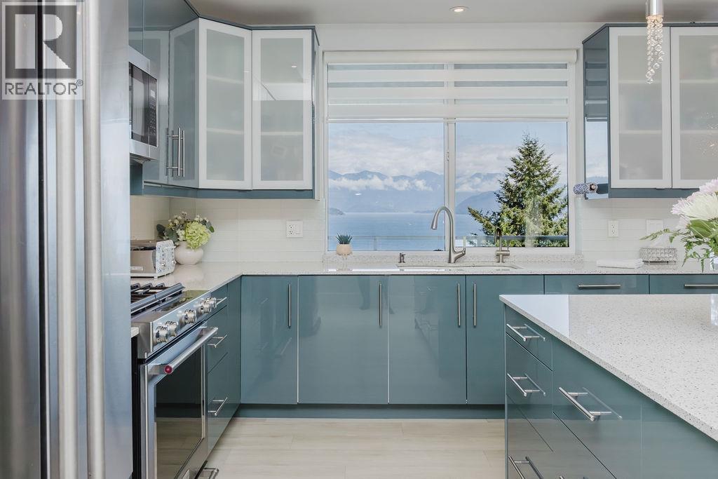 1242 St Andrews Road, Gibsons, British Columbia  V0N 1V1 - Photo 10 - R3121695