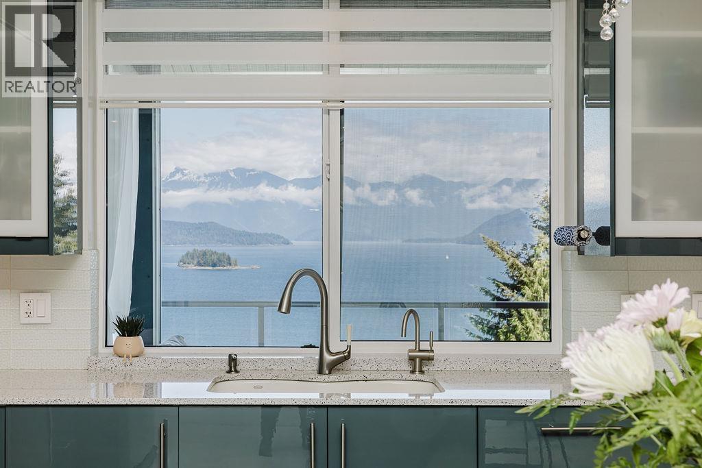 1242 St Andrews Road, Gibsons, British Columbia  V0N 1V1 - Photo 11 - R3121695