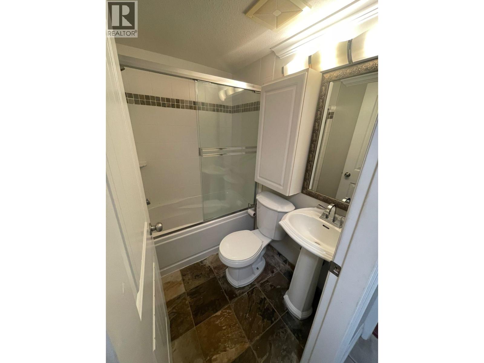 4585 Commercial Street, Vancouver, British Columbia V3N 4G8 - Photo 5 - R3121694