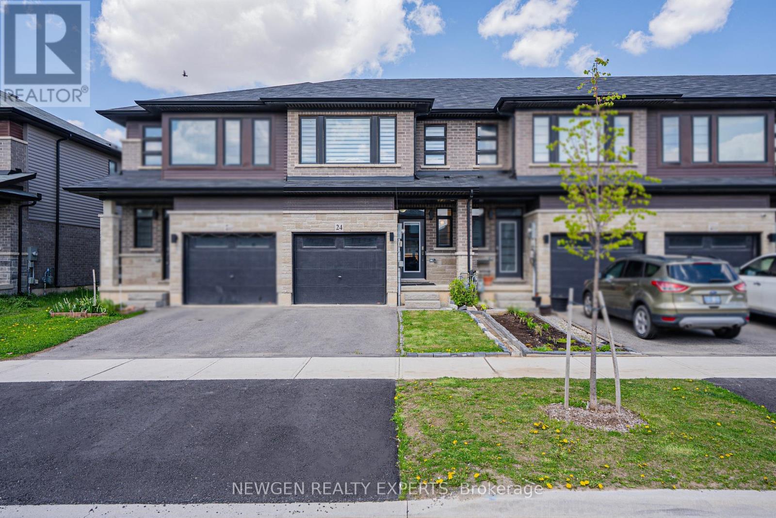 24 BELLHOUSE AVENUE, Brantford, Ontario