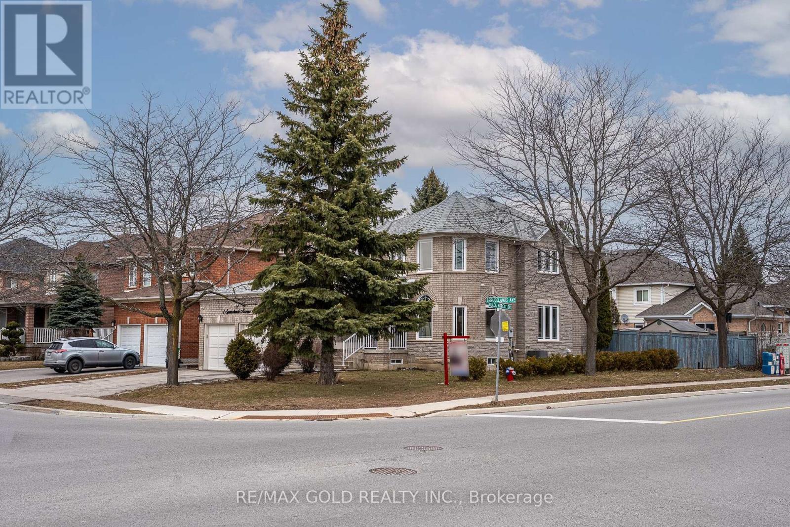 1 Sprucelands Avenue, Brampton, Ontario  L6R 1M5 - Photo 4 - W12946460