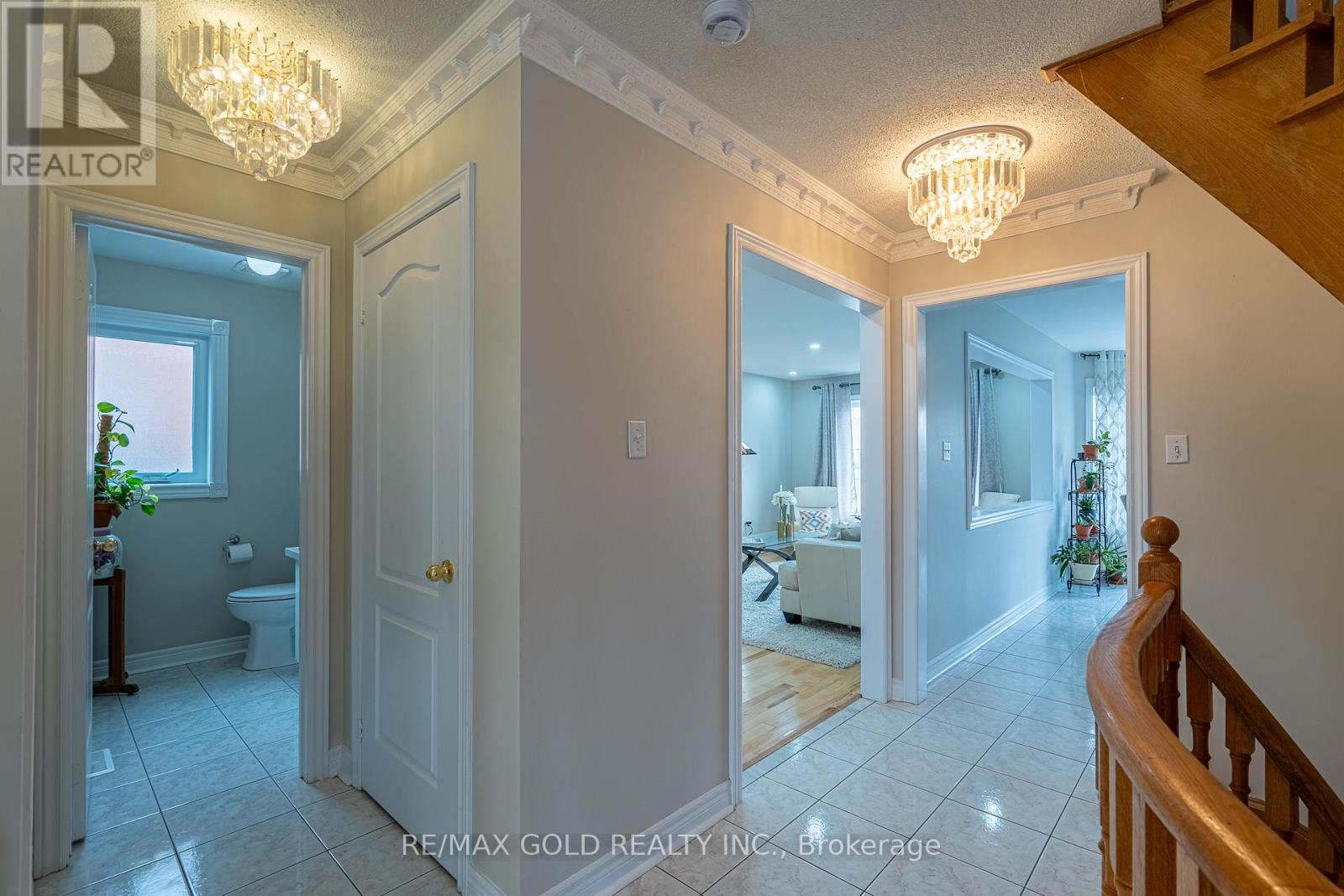 1 Sprucelands Avenue, Brampton, Ontario  L6R 1M5 - Photo 9 - W12946460