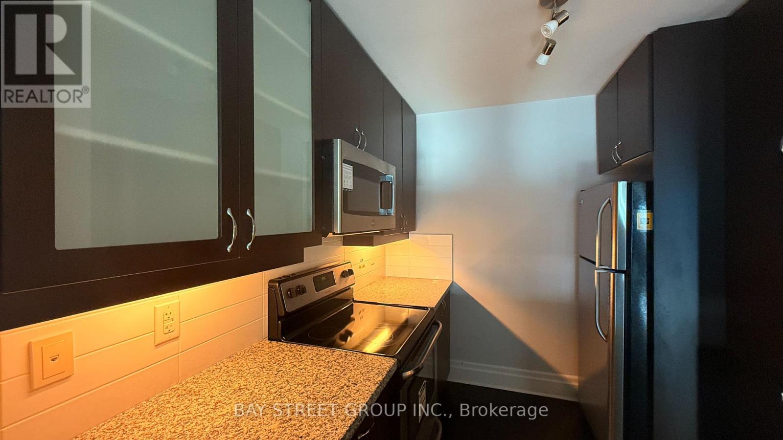 904 - 111 Upper Duke Crescent, Markham, Ontario  L6G 0C8 - Photo 9 - N13107834