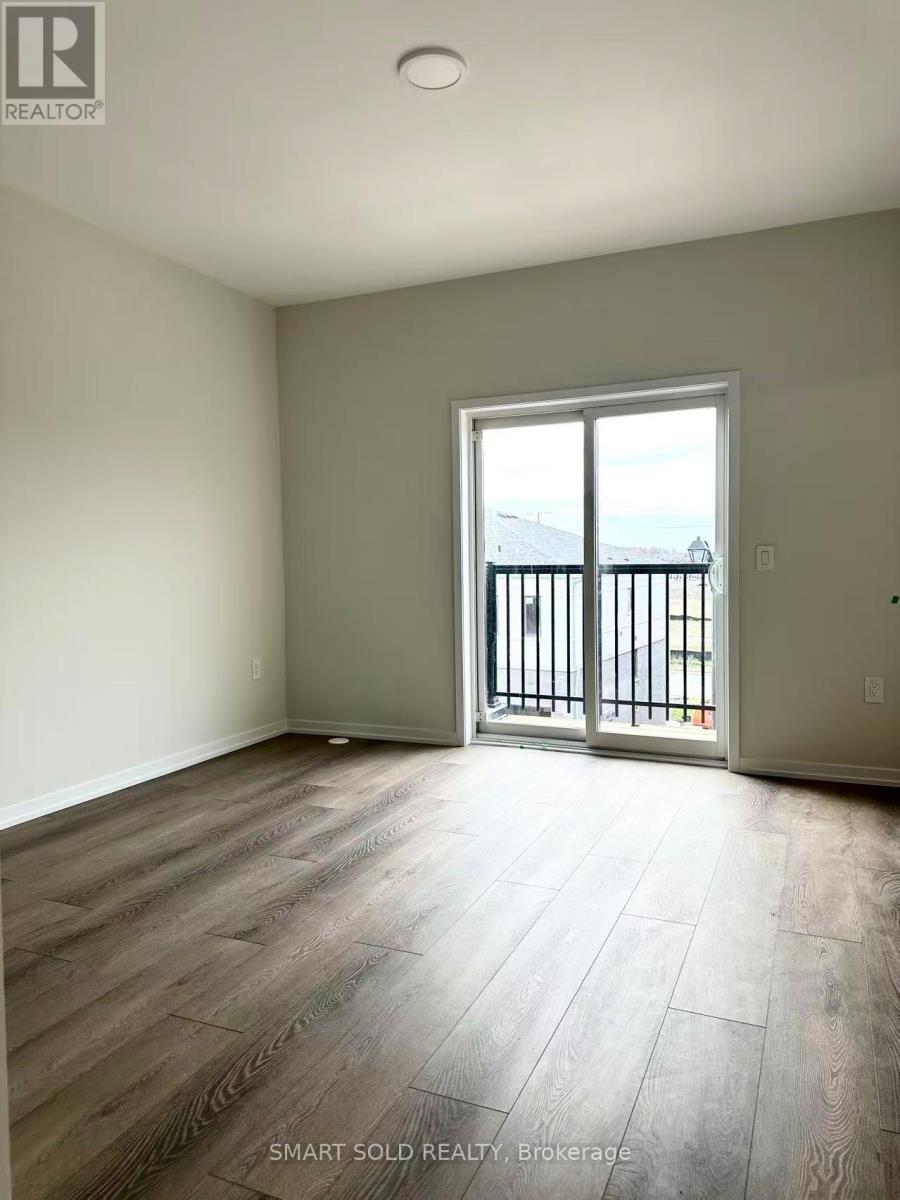 43 Helmkay Avenue, Richmond Hill, Ontario  L4E 1P3 - Photo 4 - N13107862