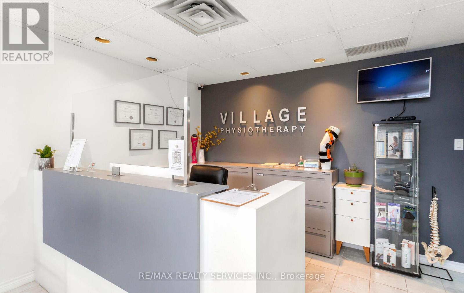 #100 - 57 Village Centre Place, Mississauga, Ontario  L4Z 1V9 - Photo 2 - W13107842