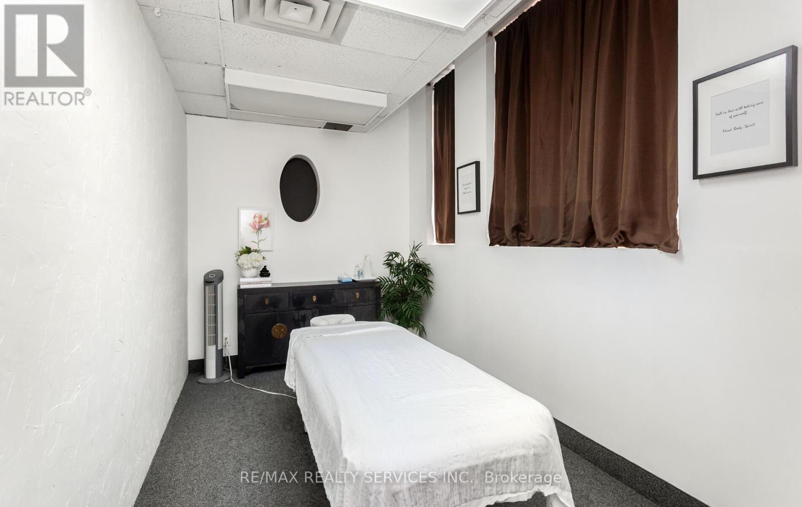 #100 - 57 Village Centre Place, Mississauga, Ontario  L4Z 1V9 - Photo 5 - W13107842