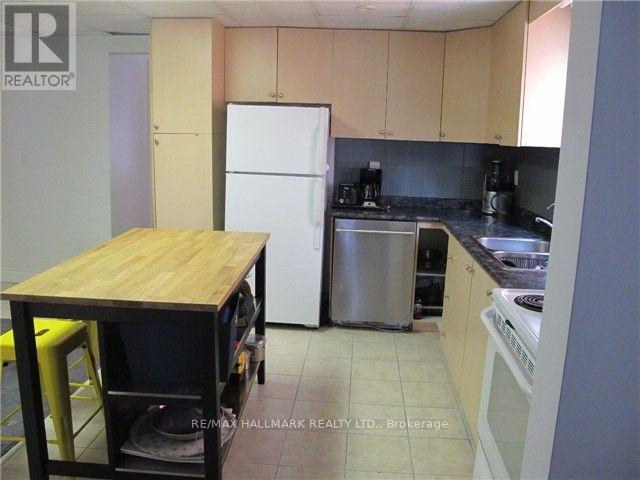 69 Bristol Avenue, Toronto, Ontario  M6H 3J8 - Photo 5 - W13107844