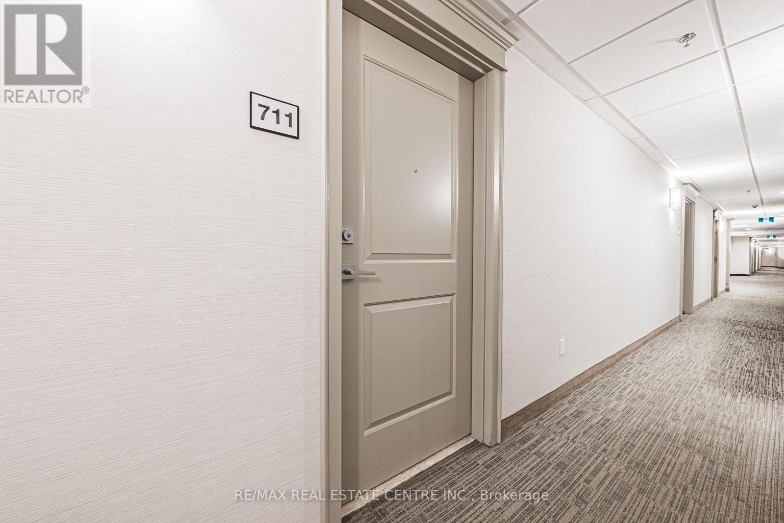 711 - 2486 Old Bronte Road, Oakville, Ontario  L6M 4J2 - Photo 2 - W13107848