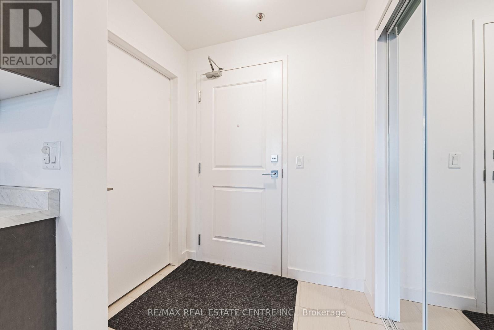 711 - 2486 Old Bronte Road, Oakville, Ontario  L6M 4J2 - Photo 3 - W13107848