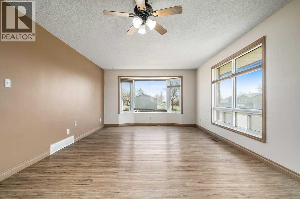 418 9 Avenue Se, Redcliff, Alberta  T0J 2P0 - Photo 10 - A2309713