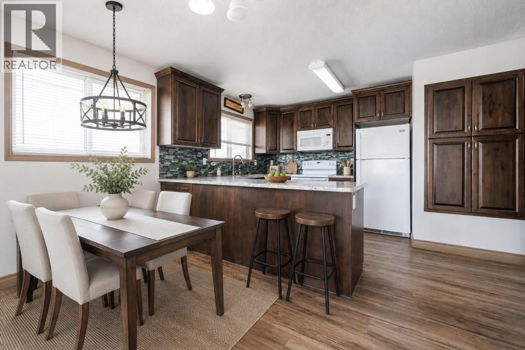 418 9 Avenue Se, Redcliff, Alberta  T0J 2P0 - Photo 12 - A2309713
