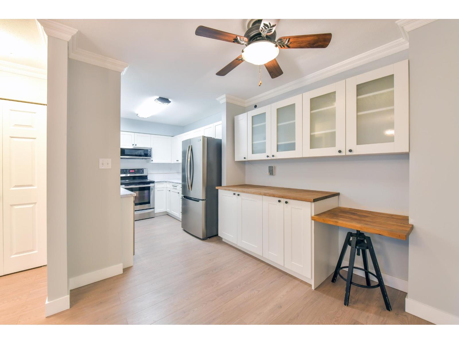 106 1533 Best Street, White Rock, British Columbia  V4B 4E9 - Photo 3 - R3120481