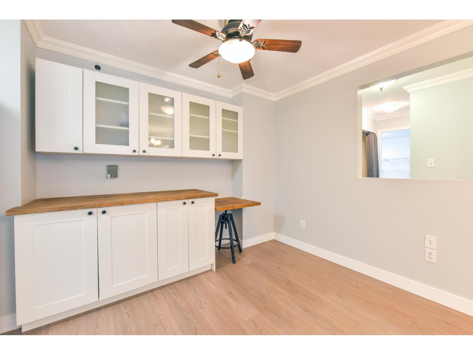 106 1533 Best Street, White Rock, British Columbia  V4B 4E9 - Photo 4 - R3120481