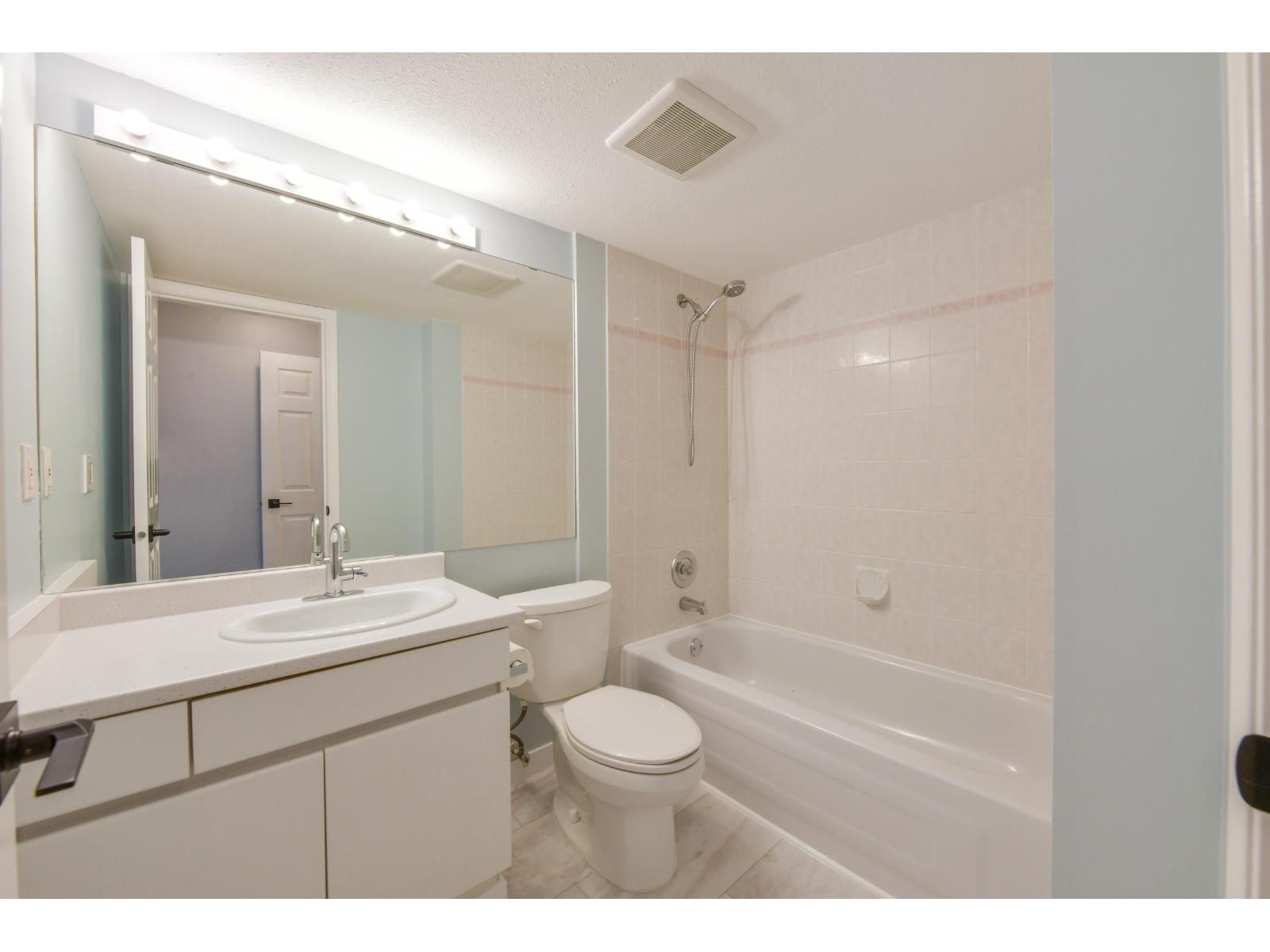106 1533 Best Street, White Rock, British Columbia  V4B 4E9 - Photo 13 - R3120481