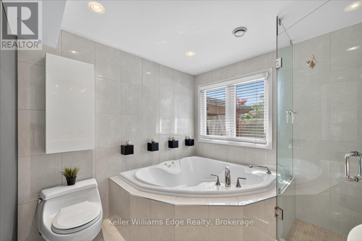 400 Sunset Drive, Oakville, Ontario  L6L 3N2 - Photo 18 - W13097862