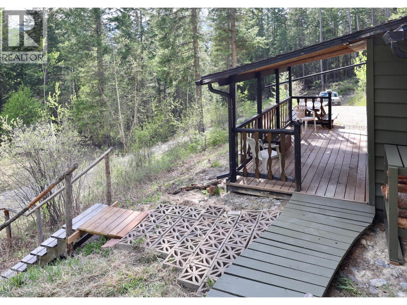 3033 Olive Road, Golden, British Columbia  V0A 1H0 - Photo 13 - 10386814