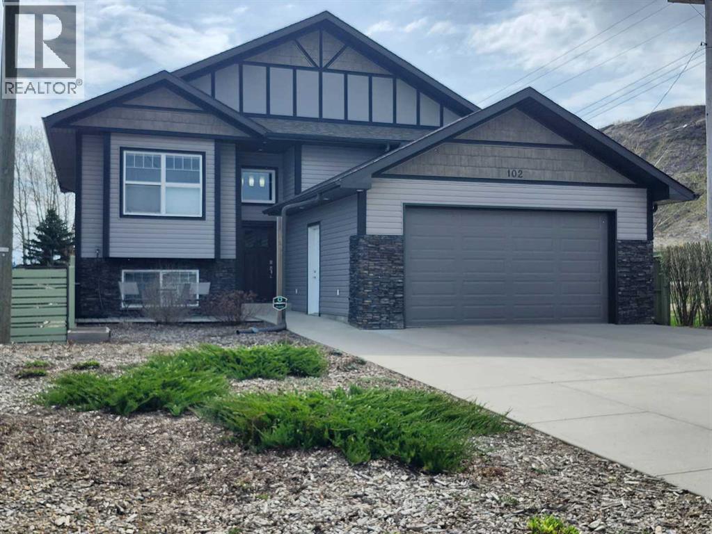 102 9 Street, Drumheller, Alberta  T0J 0Y0 - Photo 1 - A2309673
