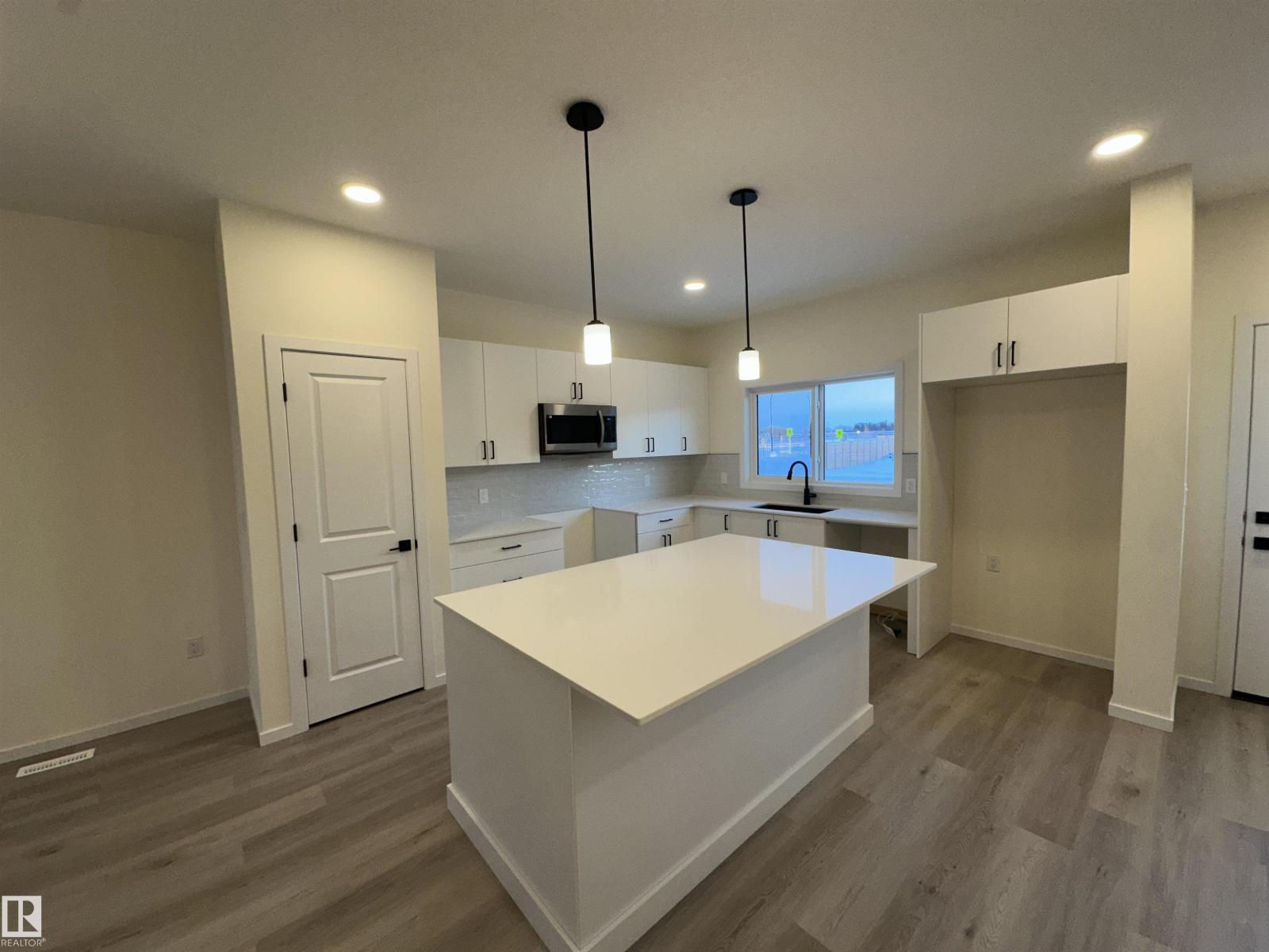 41 Eton Li, Spruce Grove, Alberta  T7X 4A9 - Photo 2 - E4486875