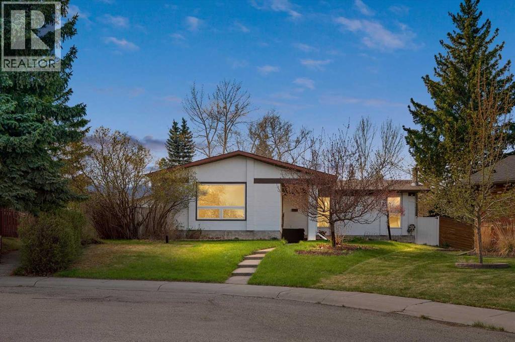 740 Canfield Place SW, Calgary, Alberta