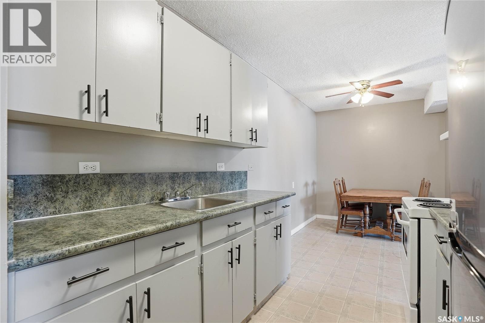 108 143 St Lawrence Court, Saskatoon, Saskatchewan  S7K 4H3 - Photo 7 - SK030302