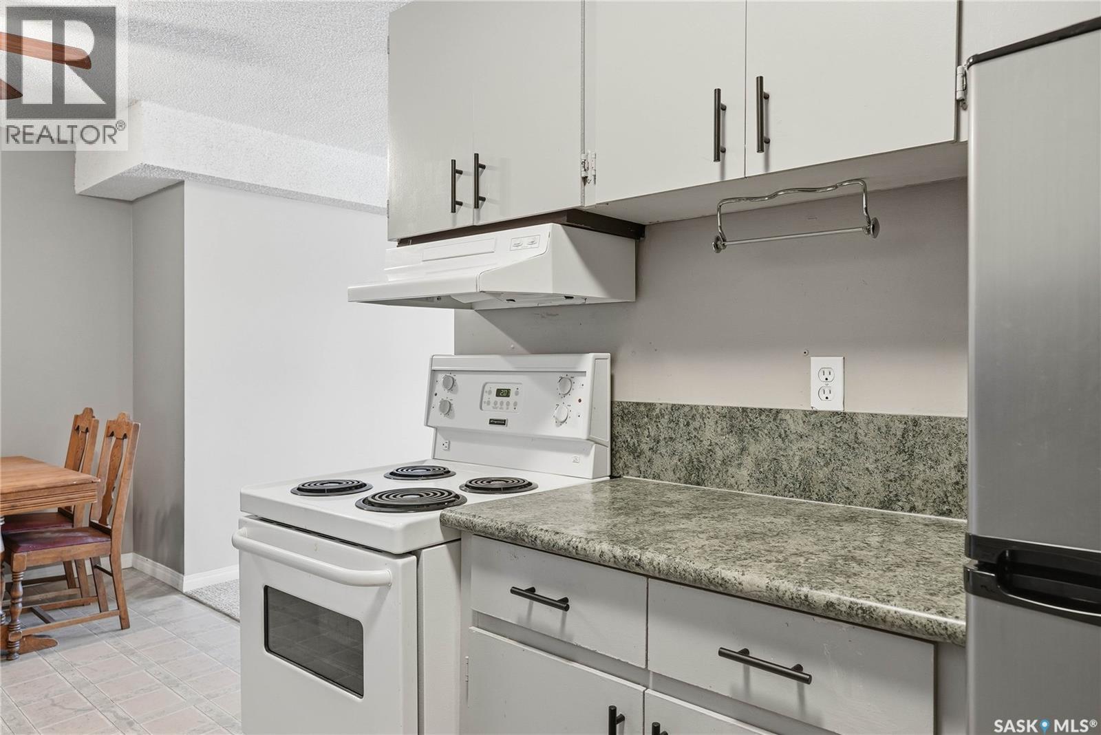 108 143 St Lawrence Court, Saskatoon, Saskatchewan  S7K 4H3 - Photo 8 - SK030302