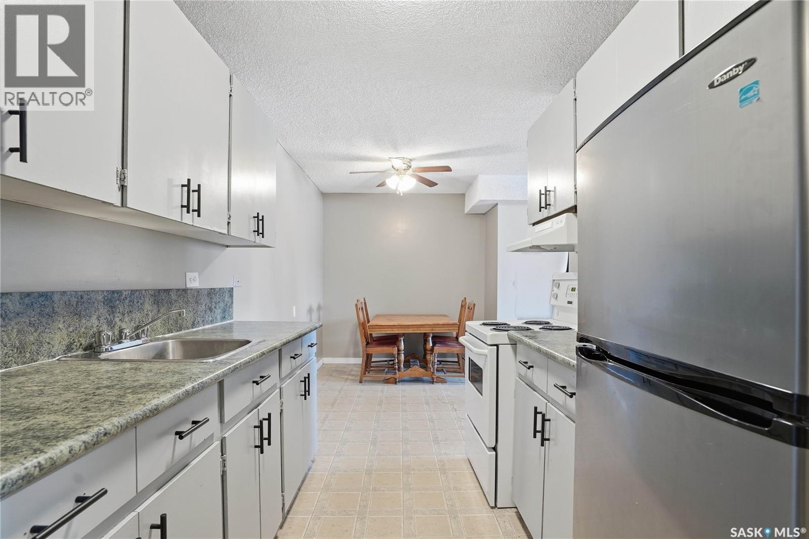 108 143 St Lawrence Court, Saskatoon, Saskatchewan  S7K 4H3 - Photo 6 - SK030302