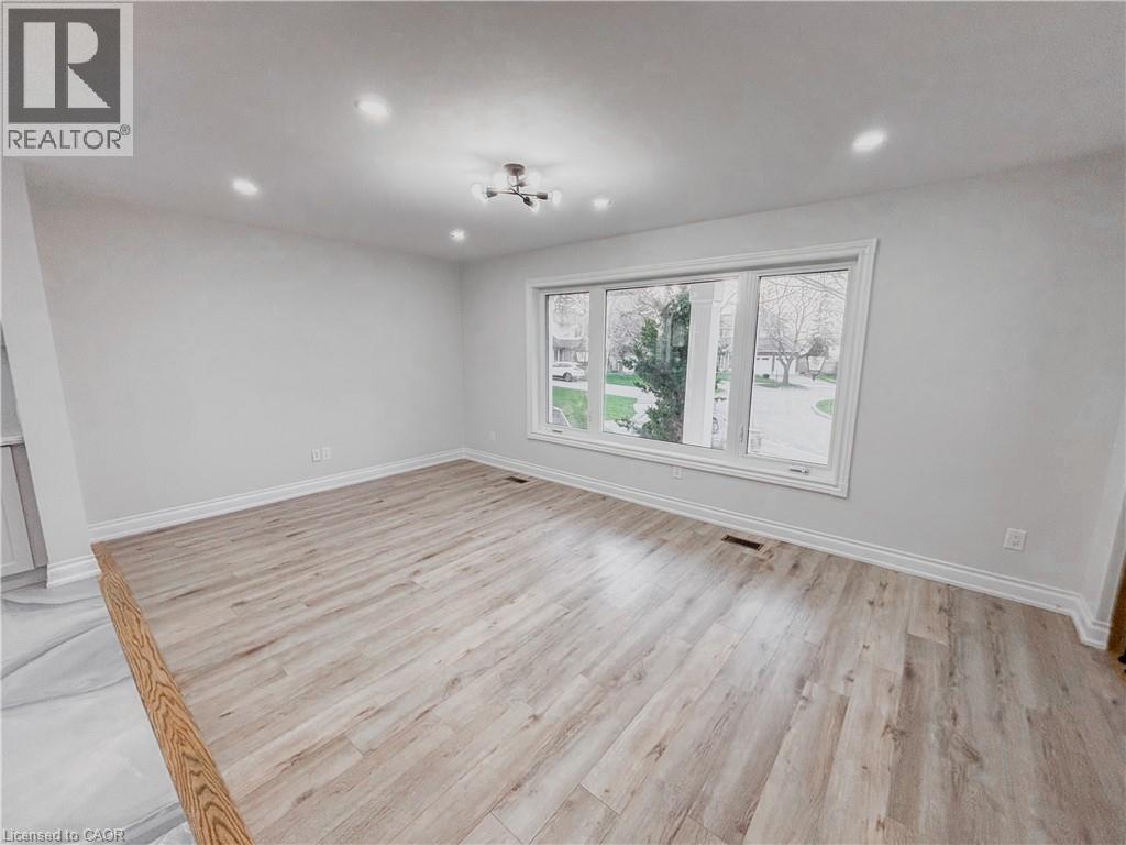 15 Westchester Place Unit# Upper, Kitchener, Ontario N2B 3M6 - Photo 3 - 40827999