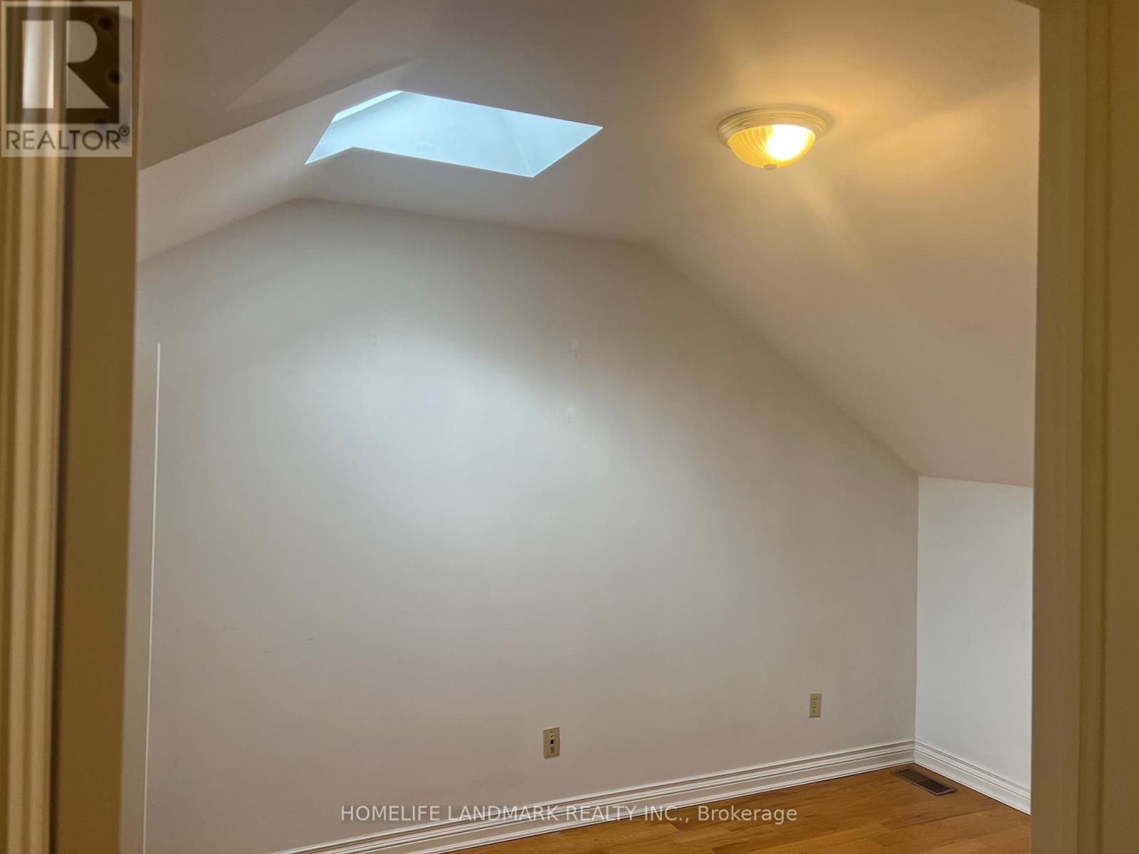 231 Clinton Street, Toronto, Ontario  M6G 2Y4 - Photo 10 - C13107898