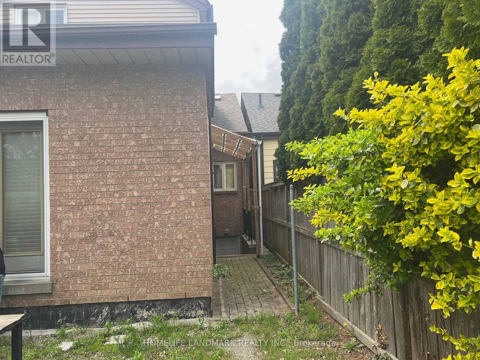 231 Clinton Street, Toronto, Ontario  M6G 2Y4 - Photo 18 - C13107898