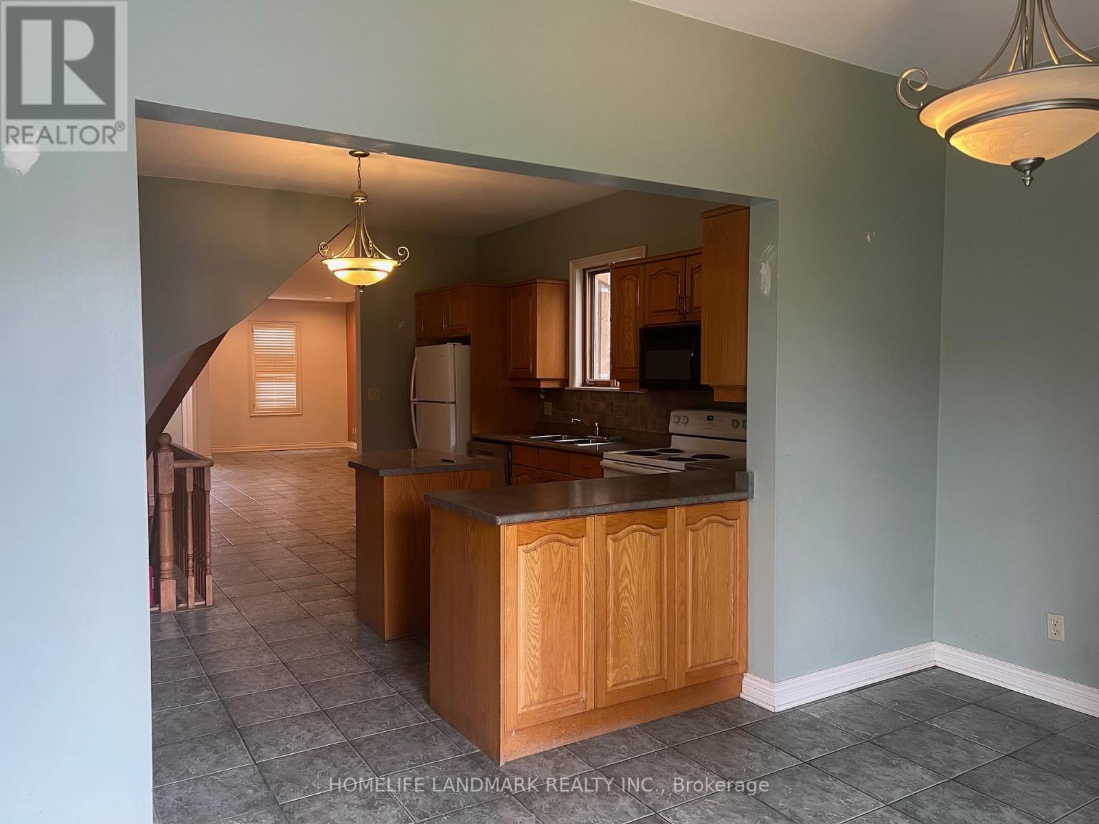231 Clinton Street, Toronto, Ontario  M6G 2Y4 - Photo 5 - C13107898