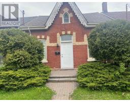 231 CLINTON STREET, Toronto, Ontario