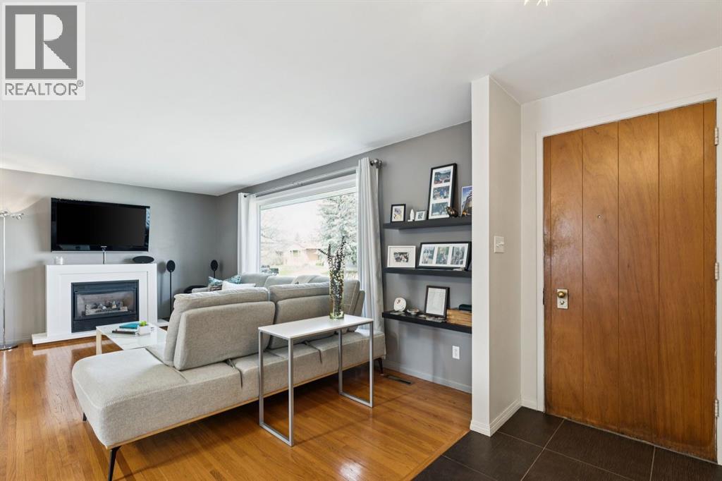 3215 Boulton Road NW, Calgary, Alberta  T2L 1M2 - Photo 5 - A2308281