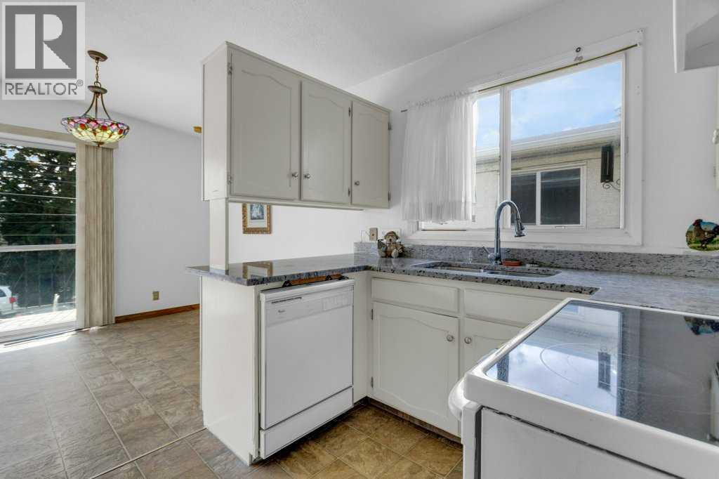 66 34 Avenue SW, Calgary, Alberta  T2S 2K8 - Photo 5 - A2309452