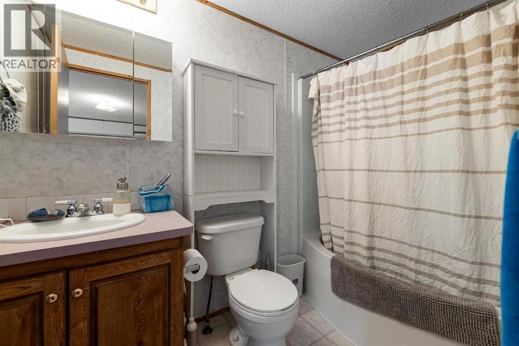 4932 47 Street, Hardisty, Alberta  T0B 1V0 - Photo 4 - A2309811