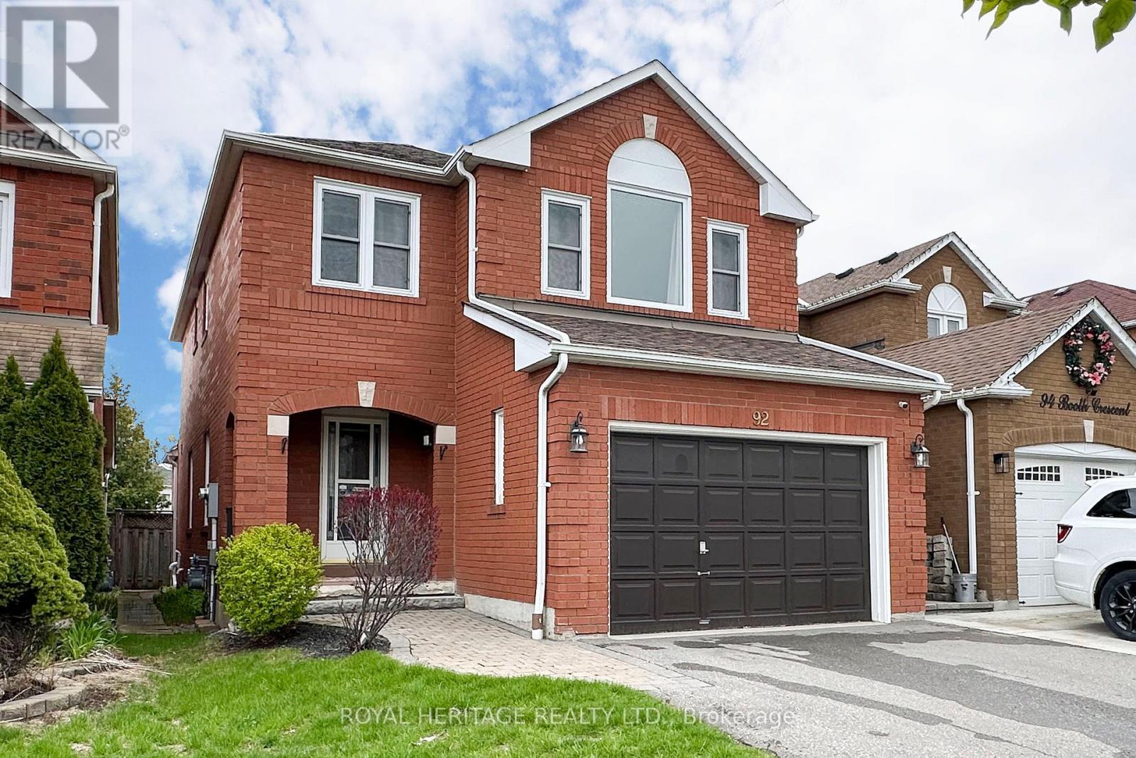 92 Booth Crescent, Ajax, Ontario  L1Z 1H7 - Photo 2 - E13107930