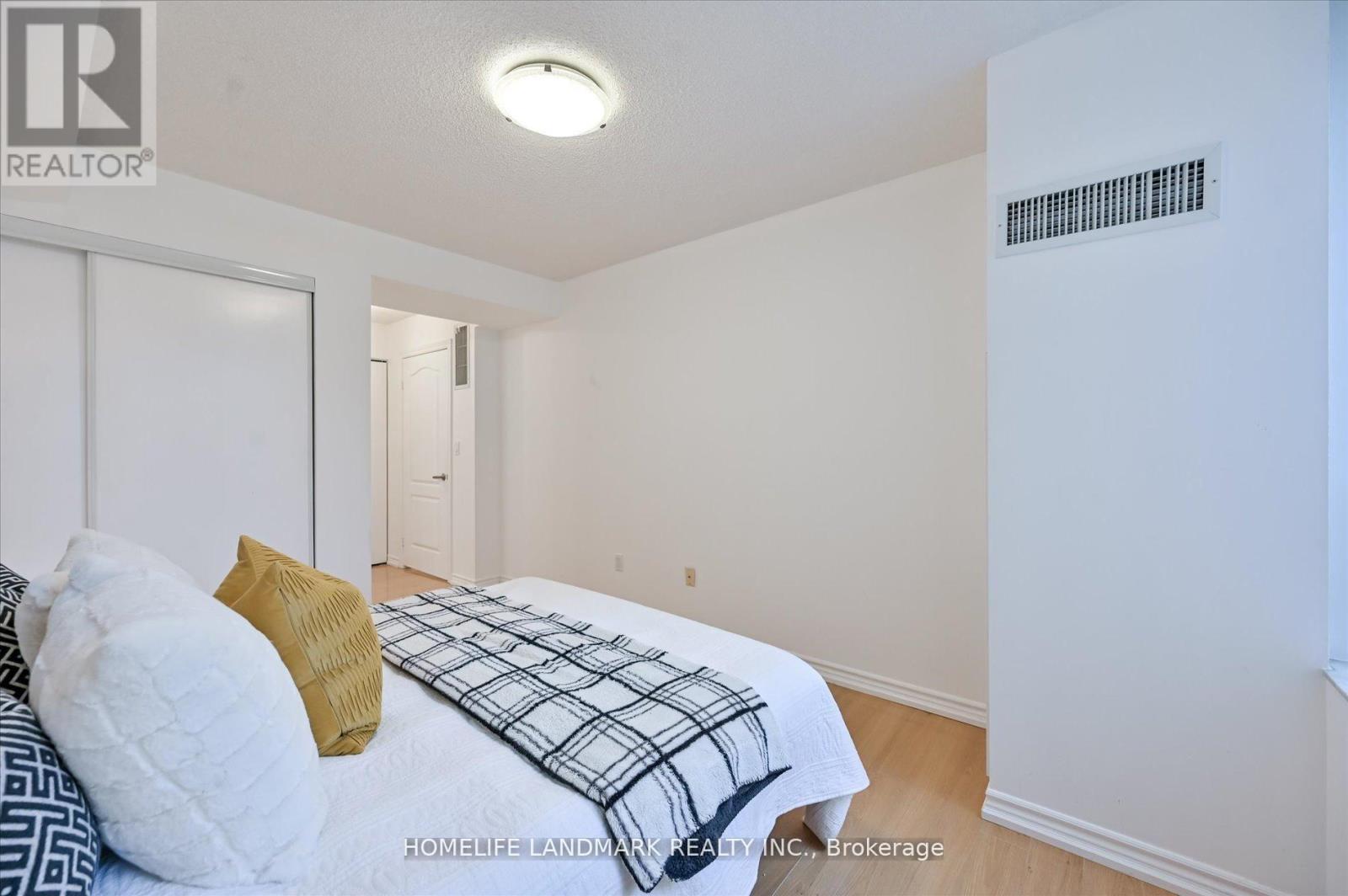 206 - 18 Sommerset Way, Toronto, Ontario M2N 6X5 - Photo 16 - C13107918
