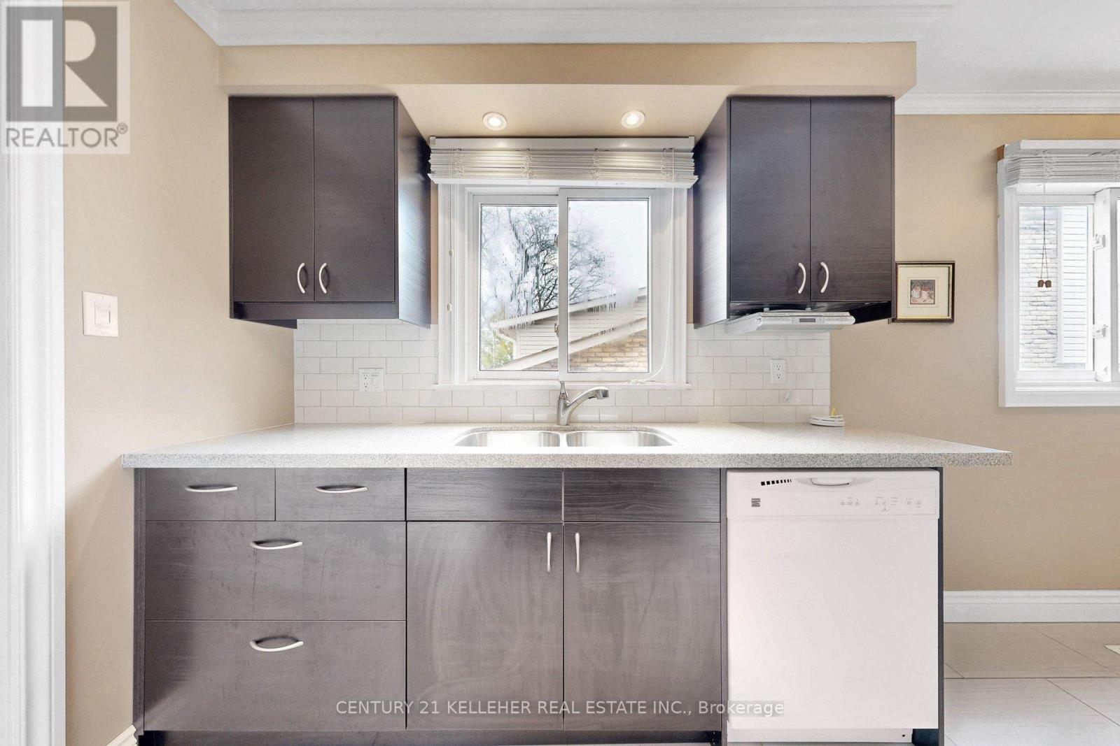 6251 Atherly Crescent, Mississauga, Ontario  L5N 2J1 - Photo 11 - W13107926