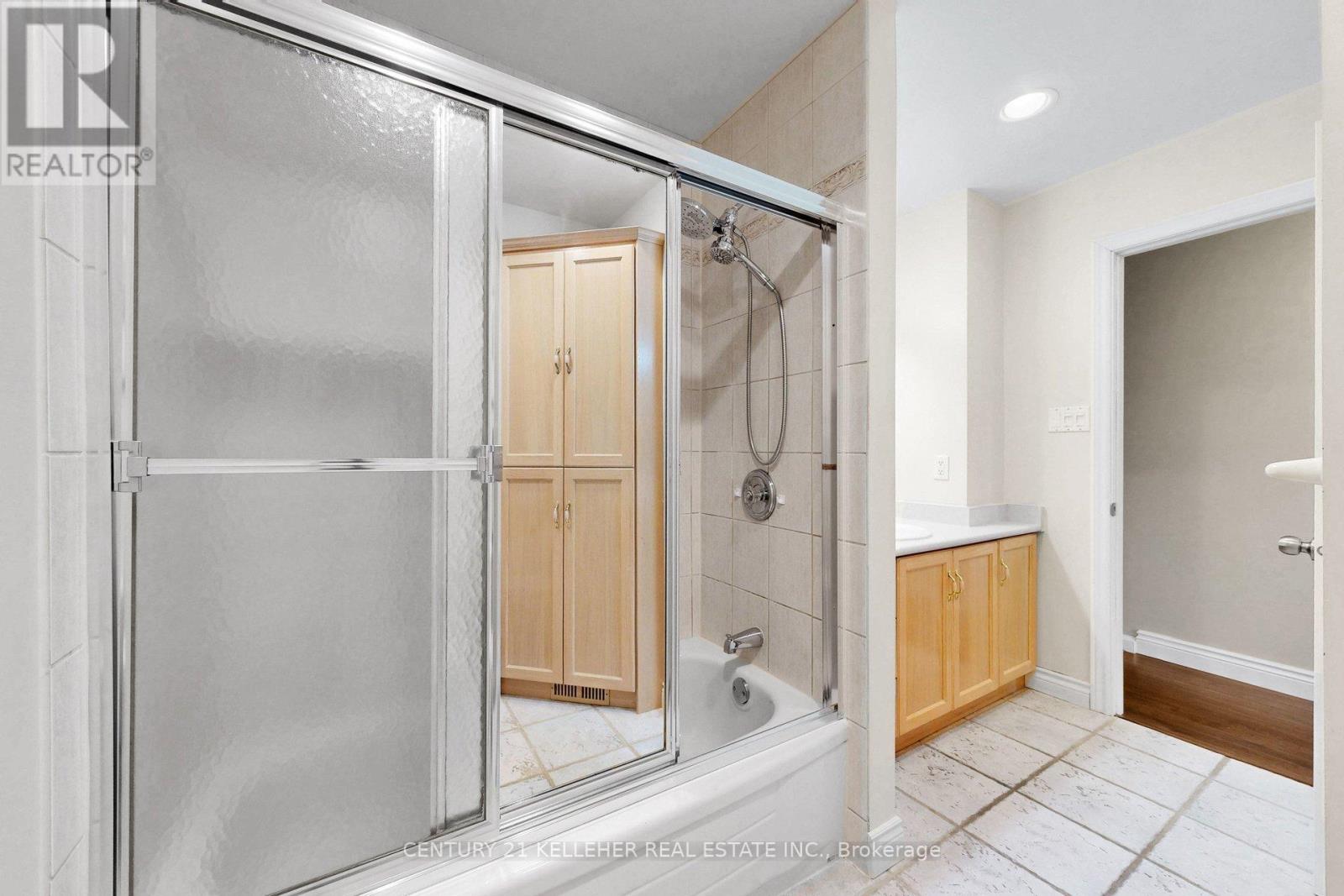 6251 Atherly Crescent, Mississauga, Ontario  L5N 2J1 - Photo 18 - W13107926