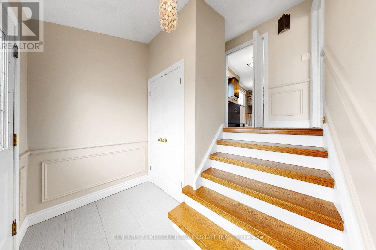 6251 Atherly Crescent, Mississauga, Ontario  L5N 2J1 - Photo 7 - W13107926