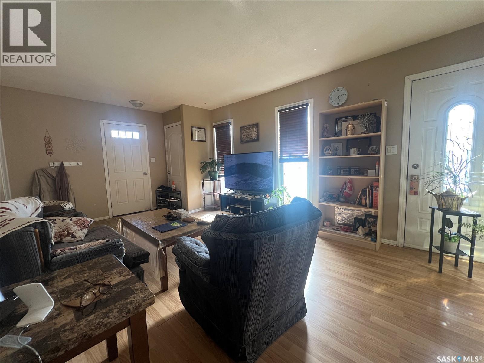 517 Lake Street, Esterhazy, Saskatchewan  S0A 0X0 - Photo 10 - SK035511