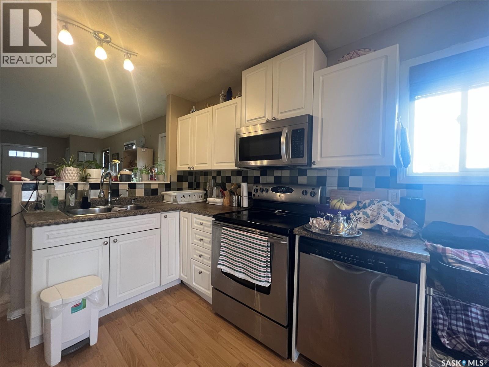 517 Lake Street, Esterhazy, Saskatchewan  S0A 0X0 - Photo 18 - SK035511