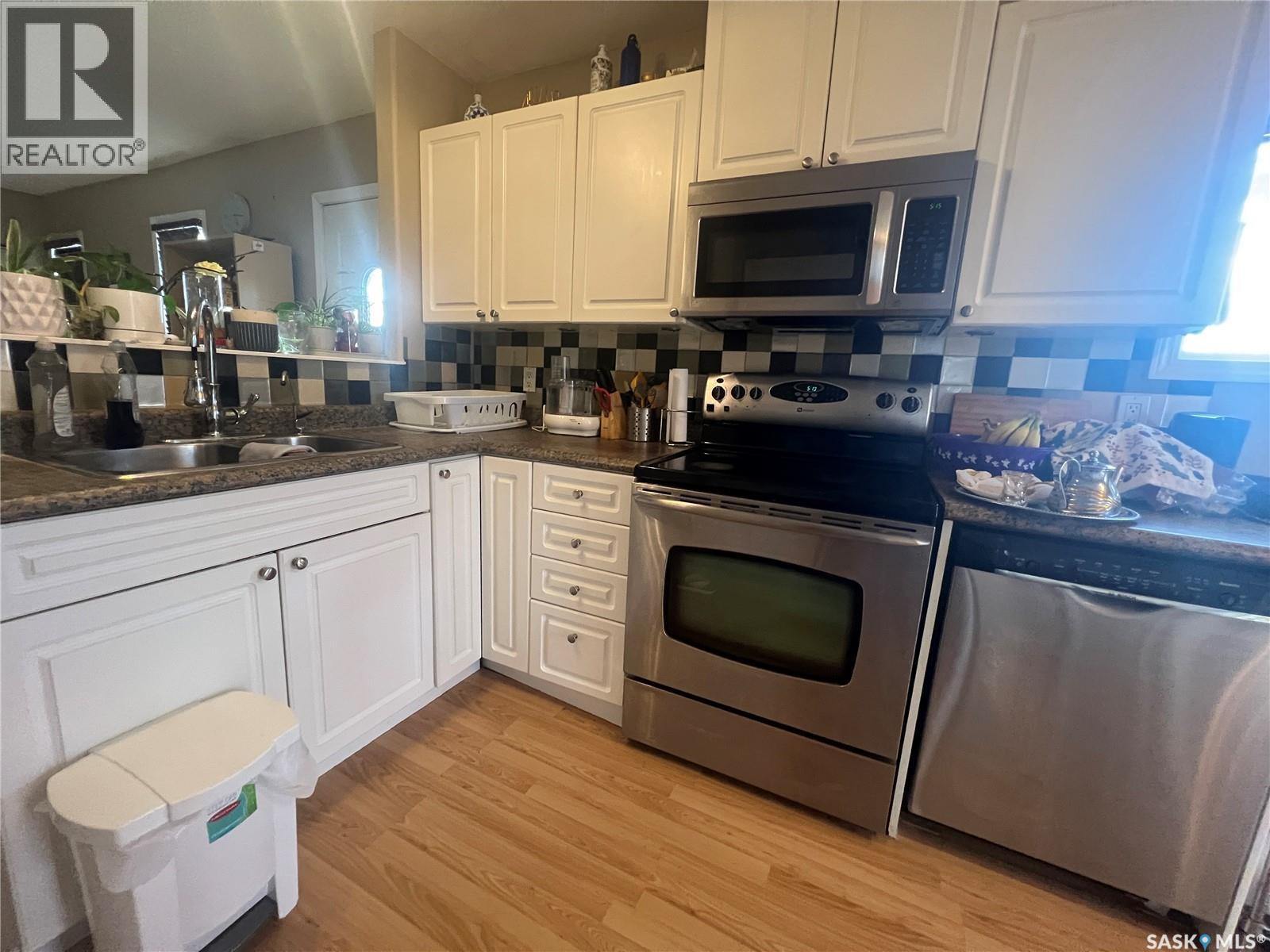 517 Lake Street, Esterhazy, Saskatchewan  S0A 0X0 - Photo 21 - SK035511