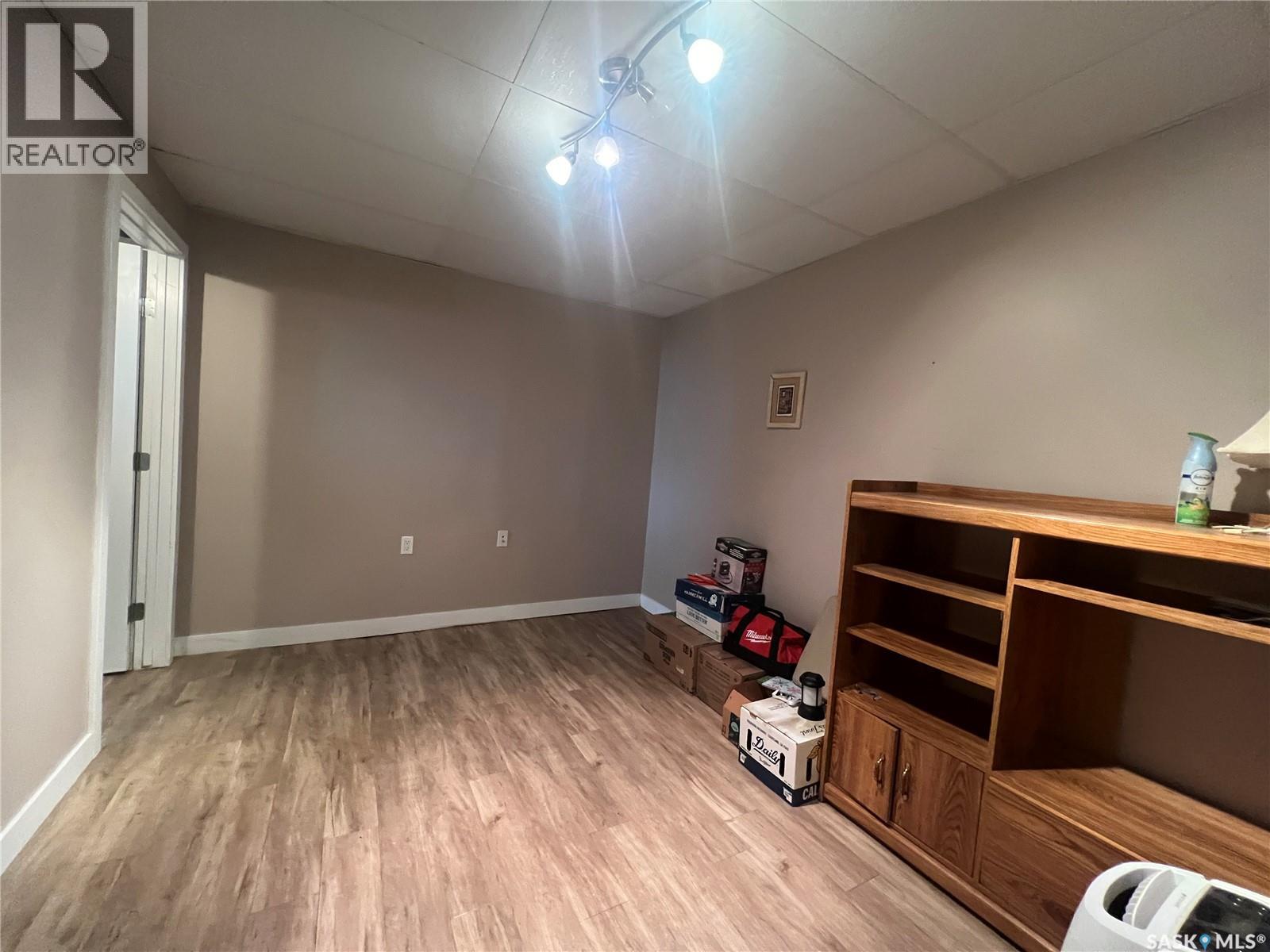 517 Lake Street, Esterhazy, Saskatchewan  S0A 0X0 - Photo 27 - SK035511