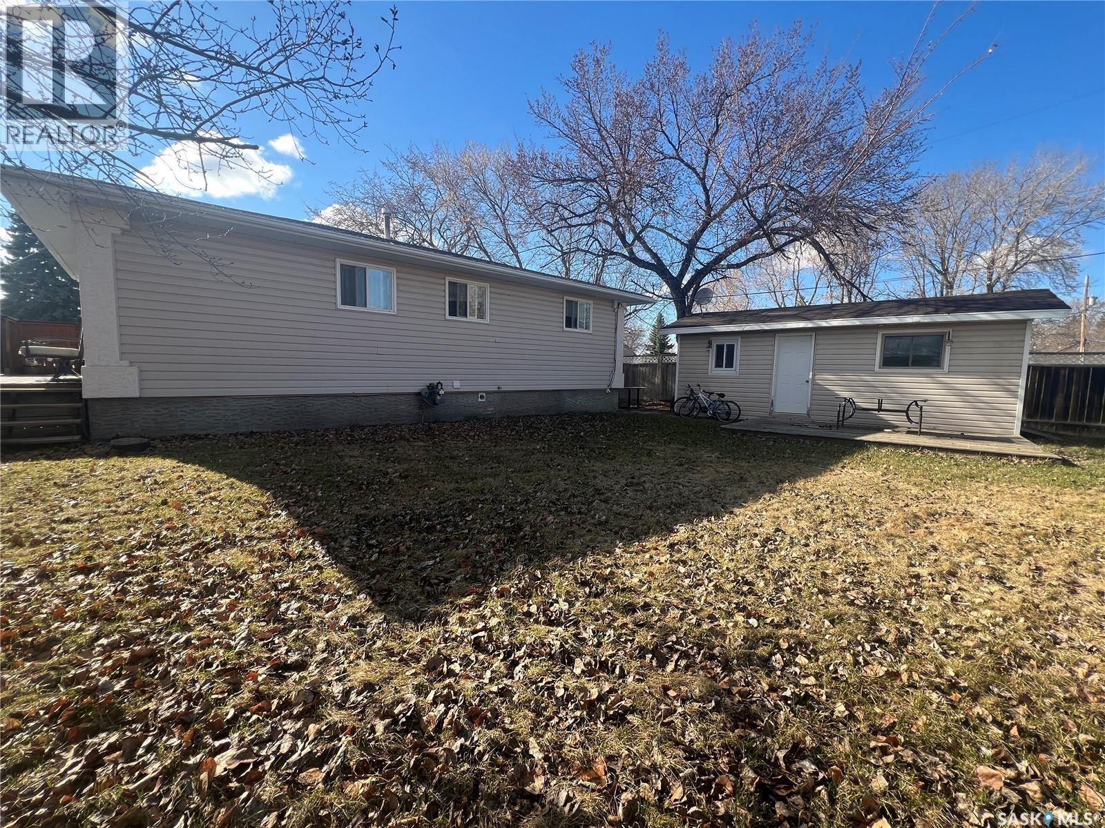 517 Lake Street, Esterhazy, Saskatchewan  S0A 0X0 - Photo 6 - SK035511
