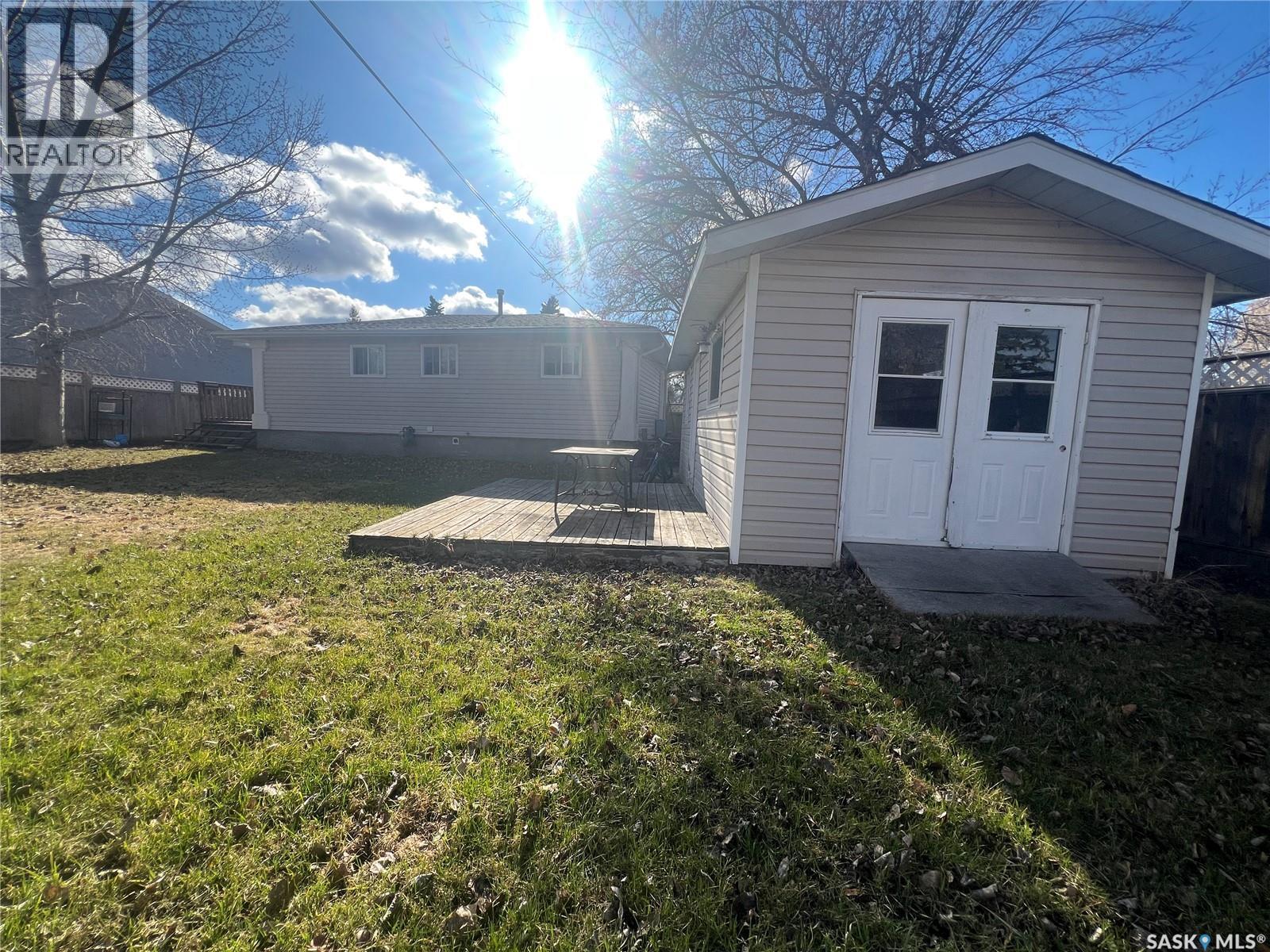 517 Lake Street, Esterhazy, Saskatchewan  S0A 0X0 - Photo 7 - SK035511