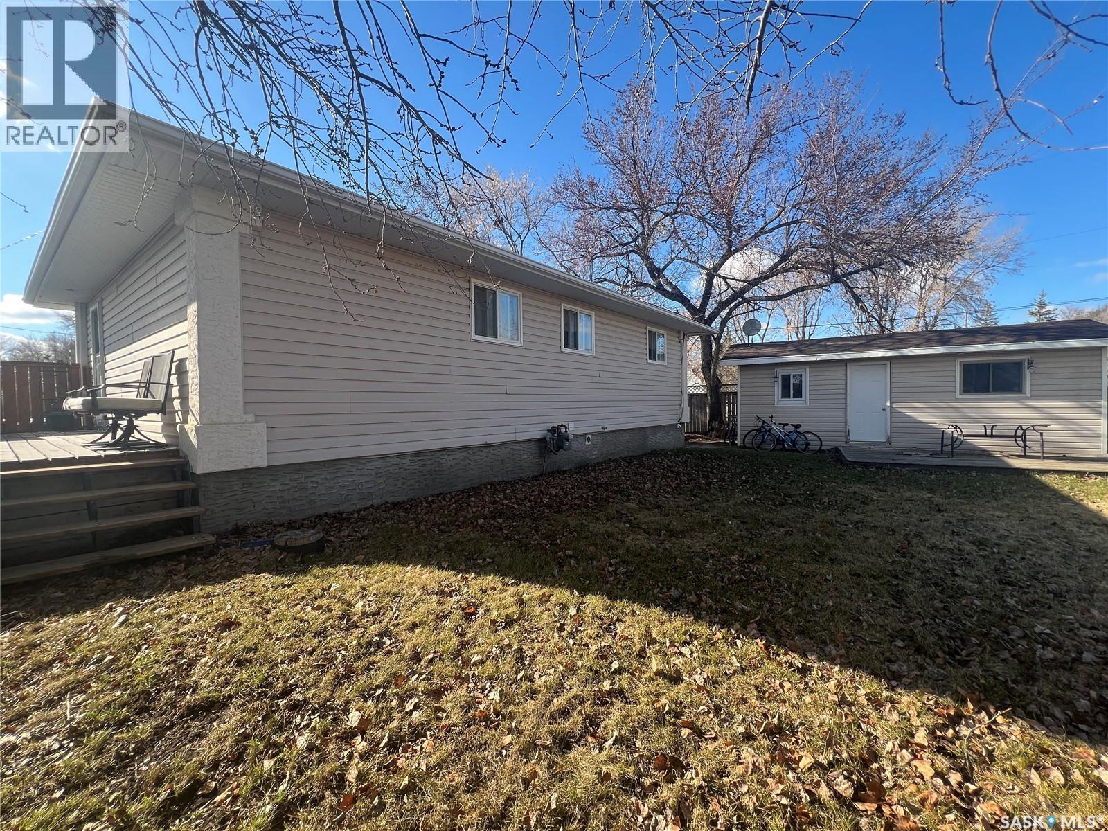 517 Lake Street, Esterhazy, Saskatchewan  S0A 0X0 - Photo 8 - SK035511