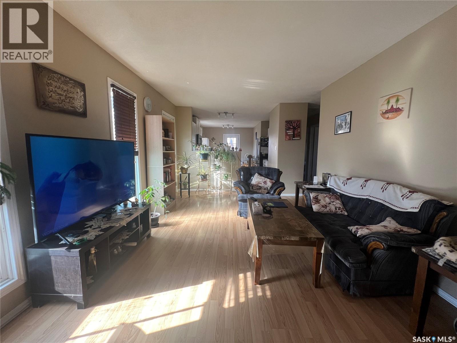 517 Lake Street, Esterhazy, Saskatchewan  S0A 0X0 - Photo 9 - SK035511