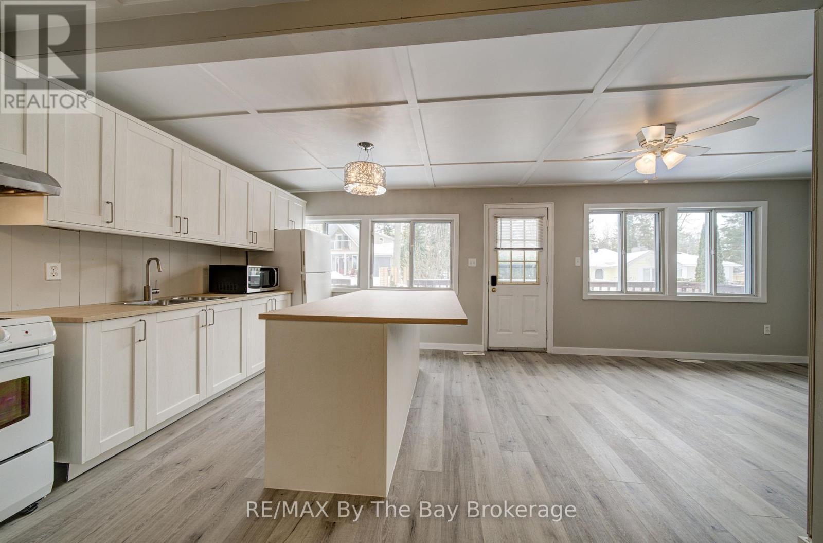 50 Balsam Street, Tiny, Ontario  L0L 1P1 - Photo 5 - S13107946